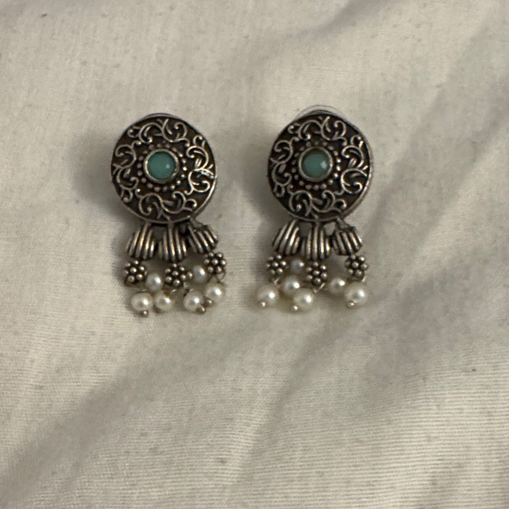 New Elegant oxidized Silver and Turquoise Earrings